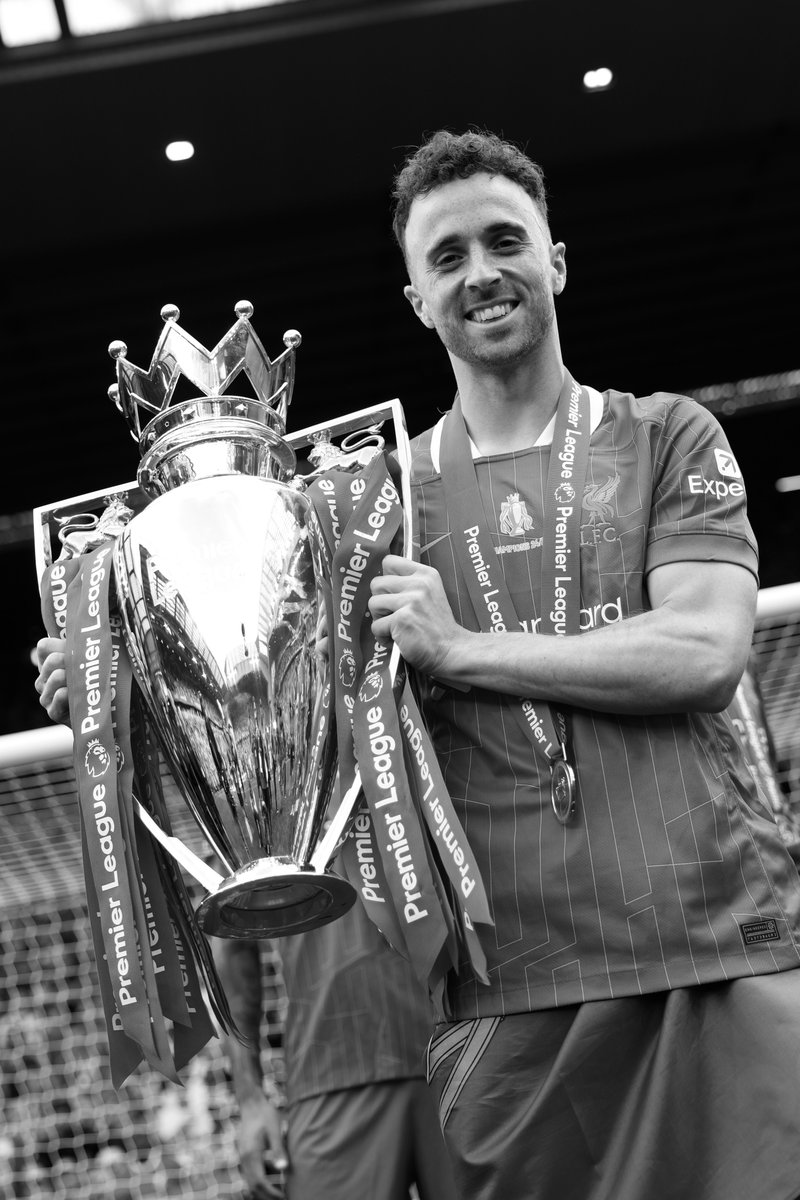 SportSocialMgt's tweet image. Life can be so cruel 💔
Our thoughts are with the family and friends of both Diogo Jota and Andre Silva following news of a fatal crash in Spain overnight