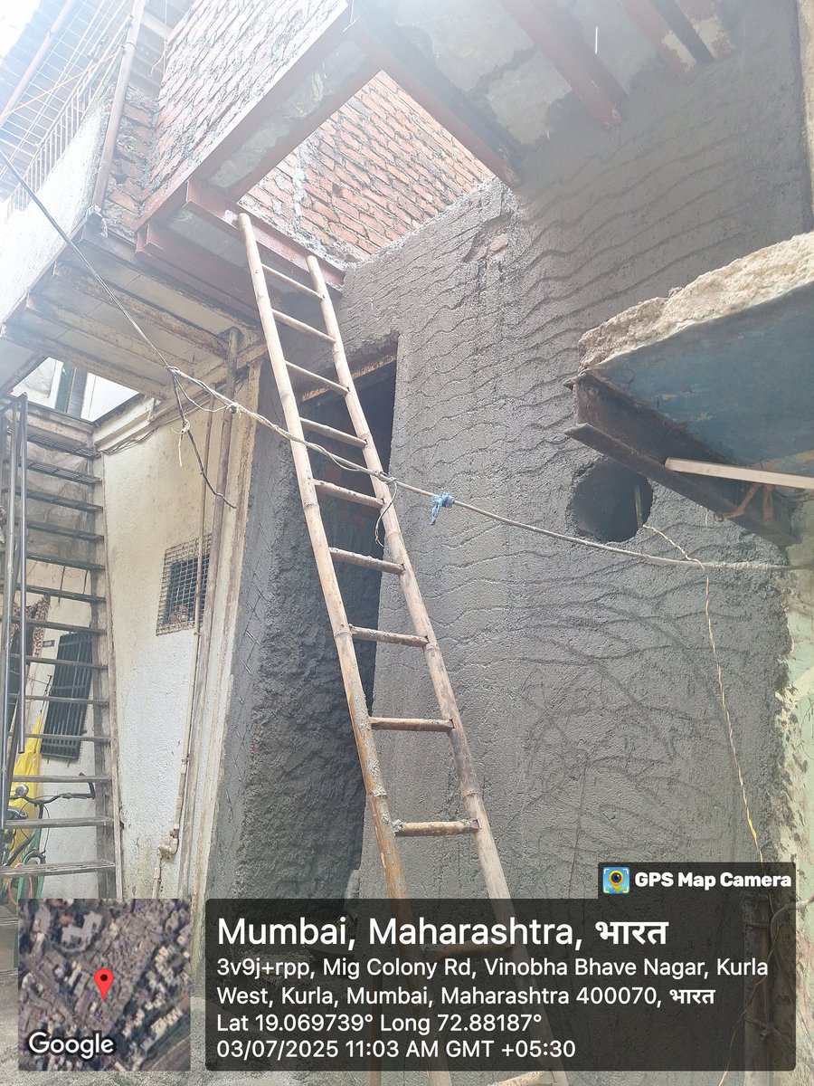 UDAYSIN18779351's tweet photo. @CMOMaharashtra @DCMAjitPawar
@mieknathshinde
@CPMumbaiPolice
@AshwiniBhide @DGPMaharashtra
@mybmc @mybmcWardL @mybmcSWM @VBNagarPS
@MumbaiPolice @KurlaPolice @aajtak @Republic_Bharat
कुर्ला L ward, Gomes Chawl,विनोबा भावे नगर, Mumbai 400070,के अंतर्गत धड़ल्ले से भू माफिया बारिश के महीने में  अनधिकृत धोखा दायक G+3 का घर का काम जोरो से चालू है, कभी भी कोई भी दुर्घटना हो सकती है जान माल का नुकसान भी हो सकता है कौन जिम्मेदारी लेगा शासन, प्रशासन , या BMC L वार्ड ke officer, कृपया तुरंत उचित कार्रवाई करने का कष्ट करें,🙏