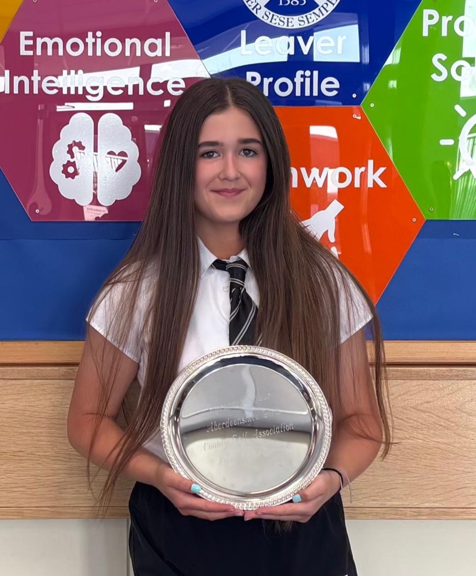 BanffAcademyBXA's tweet image. Brianne in S3 competed in the Aberdeenshire Junior County Championship on Sunday in Portlethen, and became the Junior Handicap Champion and winner of the Styropack Salver. A huge rosey glow and well done! 😁⛳️