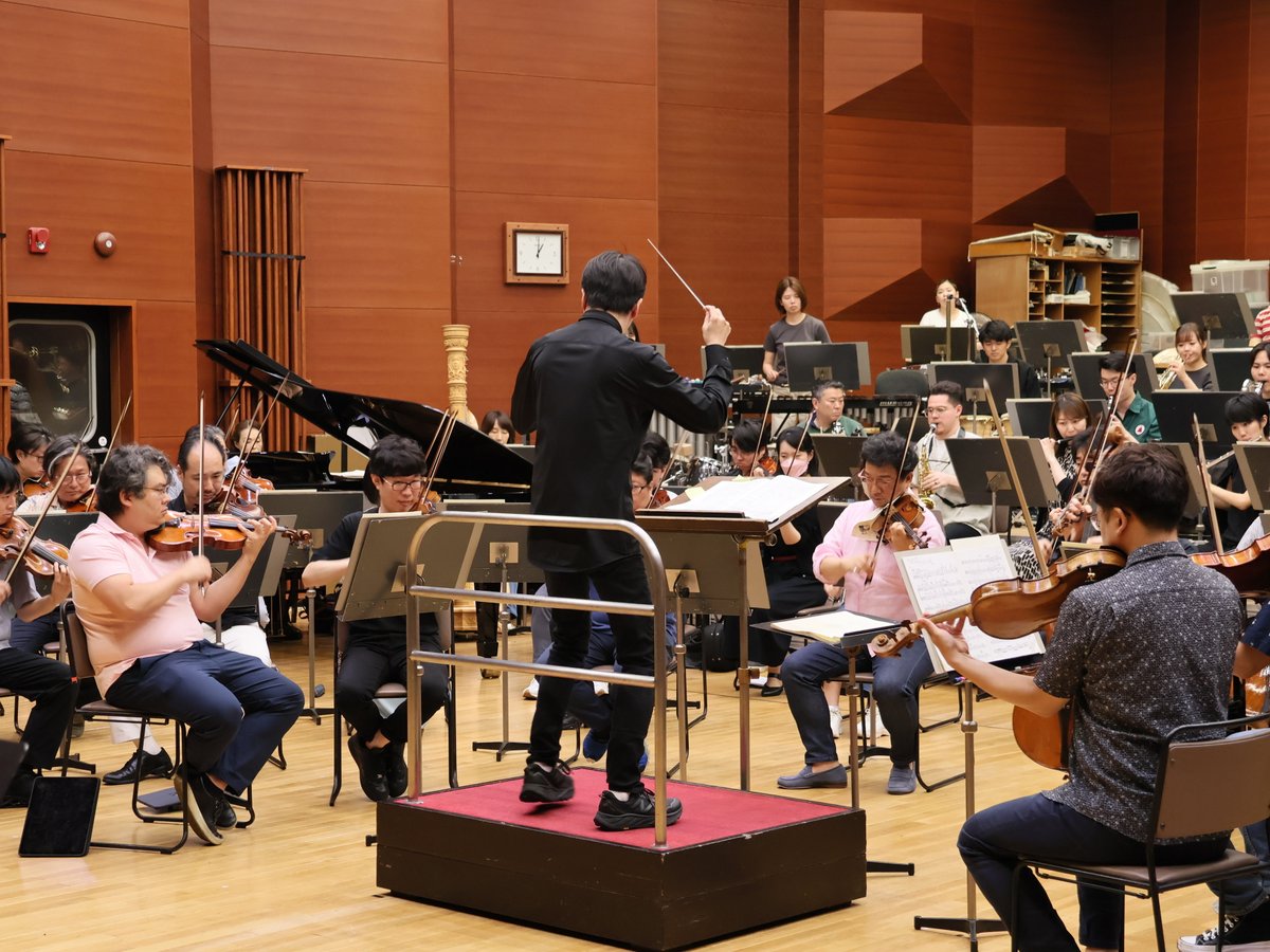 NHKSO_Tokyo's tweet photo. 🎵NHK交響楽団 厚木公演
7月5日(土) #厚木市文化会館
🎵第133回 オーチャード定期
7月6日(日) #オーチャードホール

今週末に開催される厚木公演とオーチャード定期のリハーサルがスタートしました🎶
指揮は #川瀬賢太郎。ダンスをテーマに、南北アメリカ大陸のリズミカルな名曲が大集合！
夏の暑さを吹き飛ばす、熱い演奏をどうぞお楽しみに💃

チケットは好評発売中✨ 当日券も販売予定です。
詳しくは下記のリンクから公演情報をご覧ください👇

【公演詳細】
7/5 厚木公演
🔗 https://t.co/FDopEuGa4x
7/6 オーチャード定期
🔗 https://t.co/a79VYb5tCr

@kawaken1229