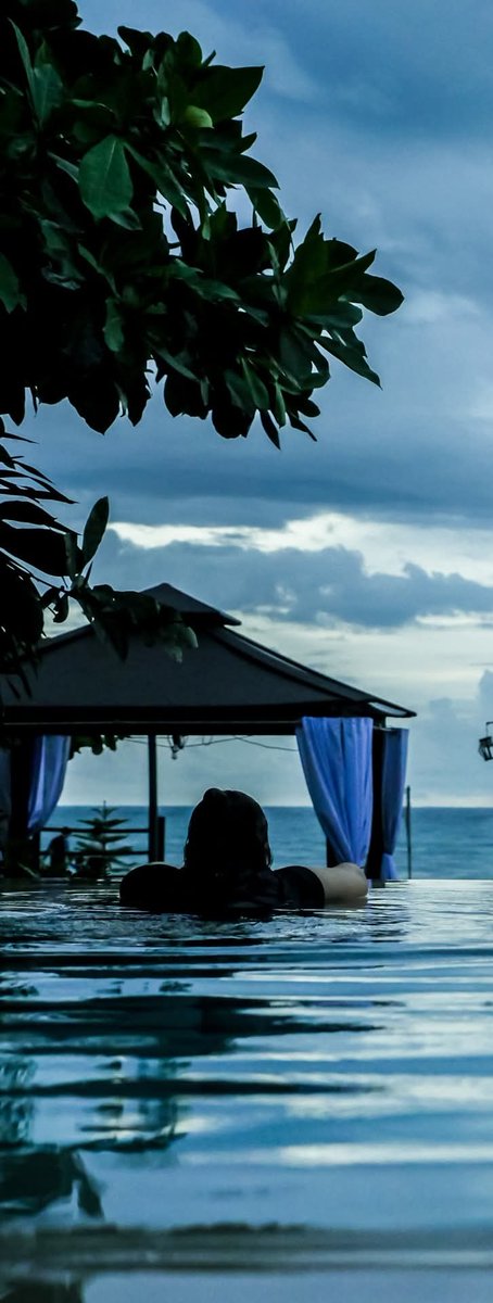 espanto_maan's tweet image. "43 candles in, and every flame reminds me: Life isn't perfect, but grace is real. Here's to more laughter, less worry, deeper love, and stronger faith. Growing older is a gift—thank you, God, for every chapter."

#Chapter43 #GratefulHeart #AgingWithGrace