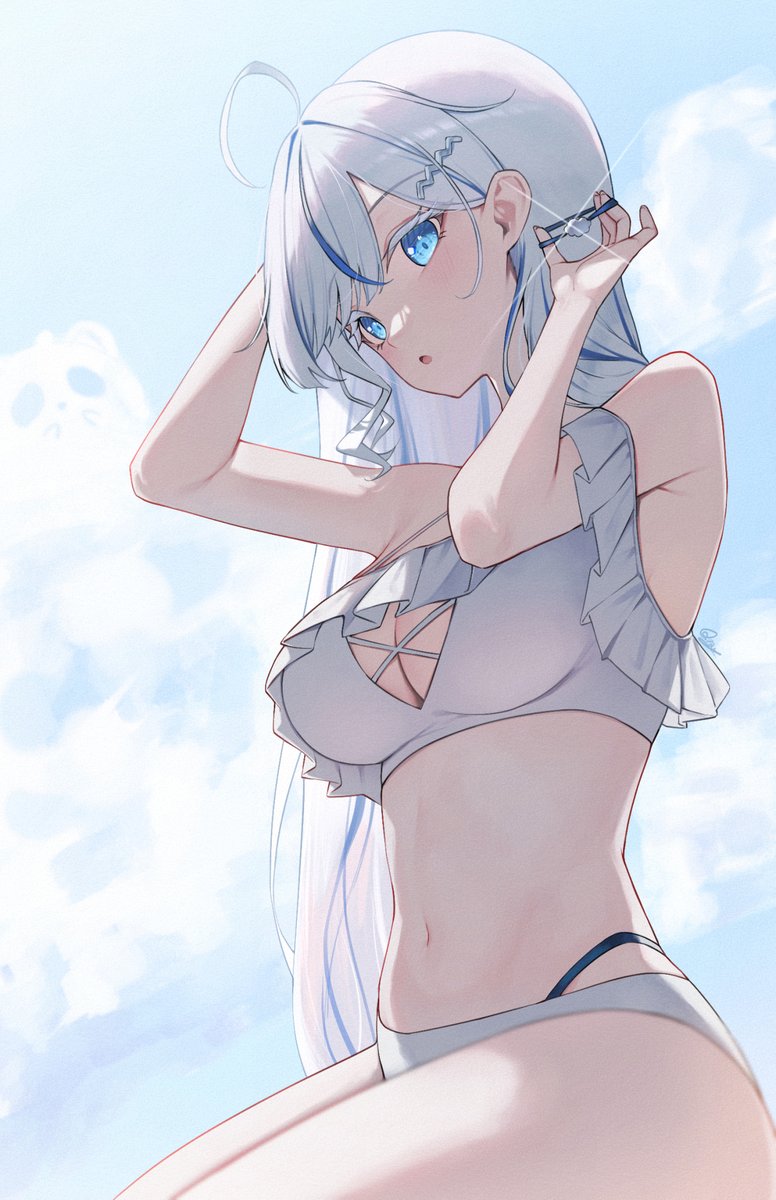 #kumorinart 
☁️👙