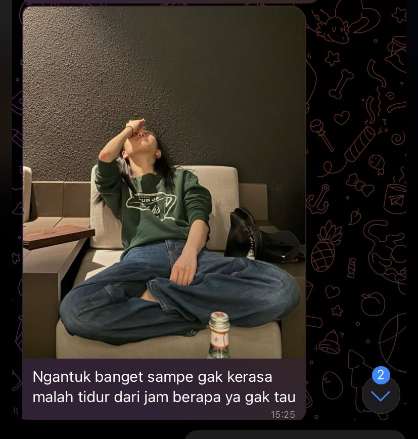 Pacarku ketiduran, bisa bisanya padahal lagi di kantor