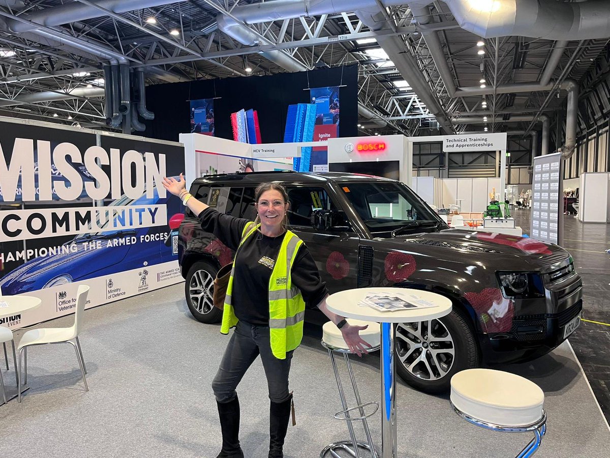 Missionmotorspt's tweet image. Huge congratulations to our Daisy, who was crowned Role Model of the Year at the Welsh @AwardsVeterans.
From Service to overcoming life-changing challenges,to becoming a world champion in powerboat racing & powerhouse in her role @MissionComm, we're proud to work alongside her.