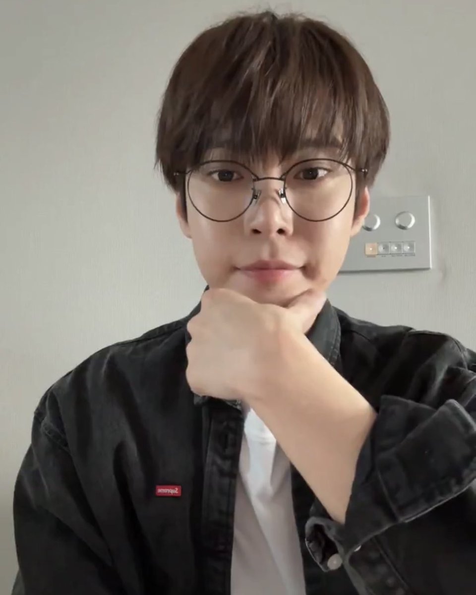 저화질의 도영 tweet media