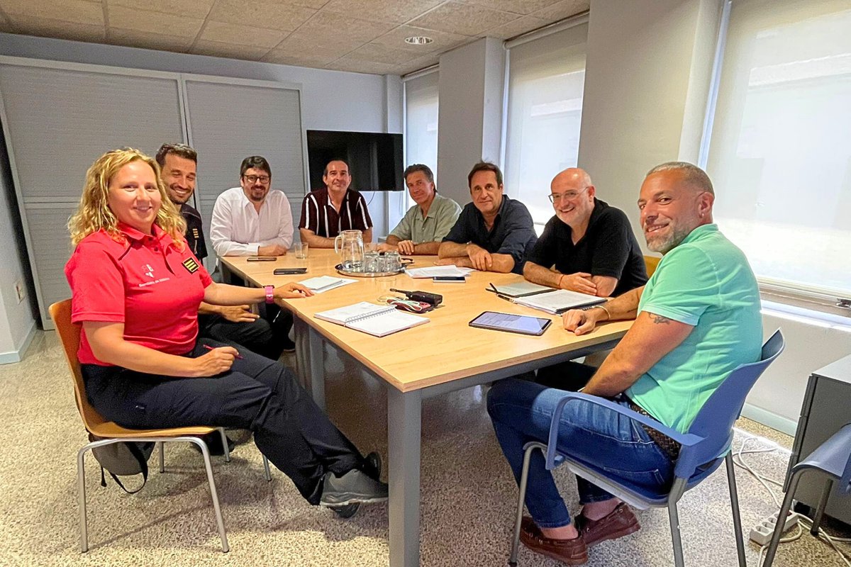COGITI Balears (@cogitibalears) on Twitter photo Reunión con la D. G. de Industria a petición de Josep Antoni Grimalt (<a href="/gngrup/">GNGRUP™</a>) para hablar con La D. G. de Industria, <a href="/CCoeib/">Colegio Ingenieros Industriales Baleares COEIB</a> , <a href="/BombersDePalma/">A.C.i E.</a> y <a href="/BombersdeMca/">Bombers de Mallorca</a> y poner en común propuestas de mejora para la seguridad de las personas.
#CogitiBalears #Balears Reunión con la D. G. de Industria a petición de Josep Antoni Grimalt (<a href="/gngrup/">GNGRUP™</a>) para hablar con La D. G. de Industria, <a href="/CCoeib/">Colegio Ingenieros Industriales Baleares COEIB</a> , <a href="/BombersDePalma/">A.C.i E.</a> y <a href="/BombersdeMca/">Bombers de Mallorca</a> y poner en común propuestas de mejora para la seguridad de las personas.
#CogitiBalears #Balears