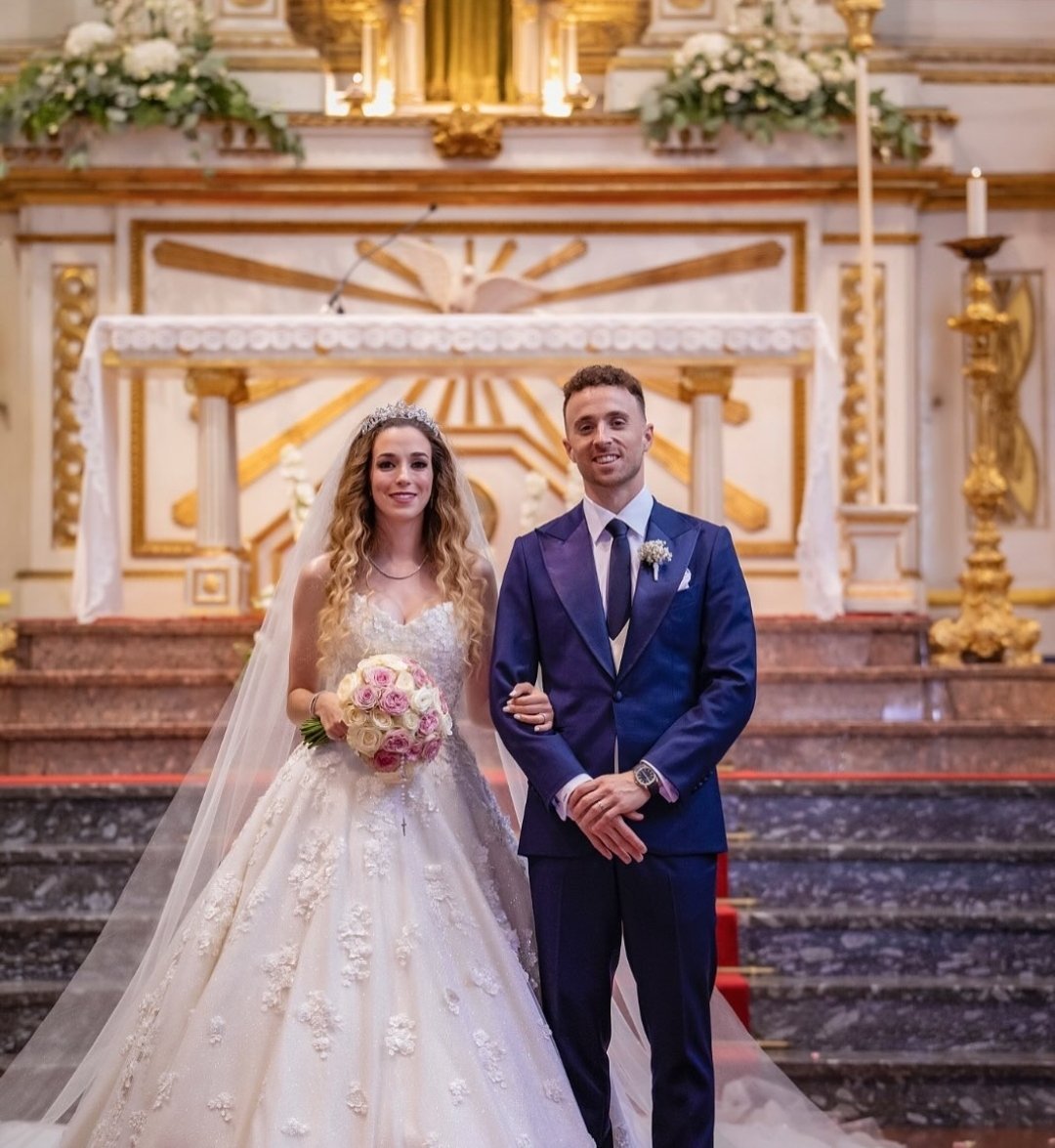 Diogo Jota got married just five days ago. Heartfelt thoughts, strength, and love go out to his wife, children, and family during this unimaginable time.

May his soul rest in peace.
#RIPDiogoJota 💔