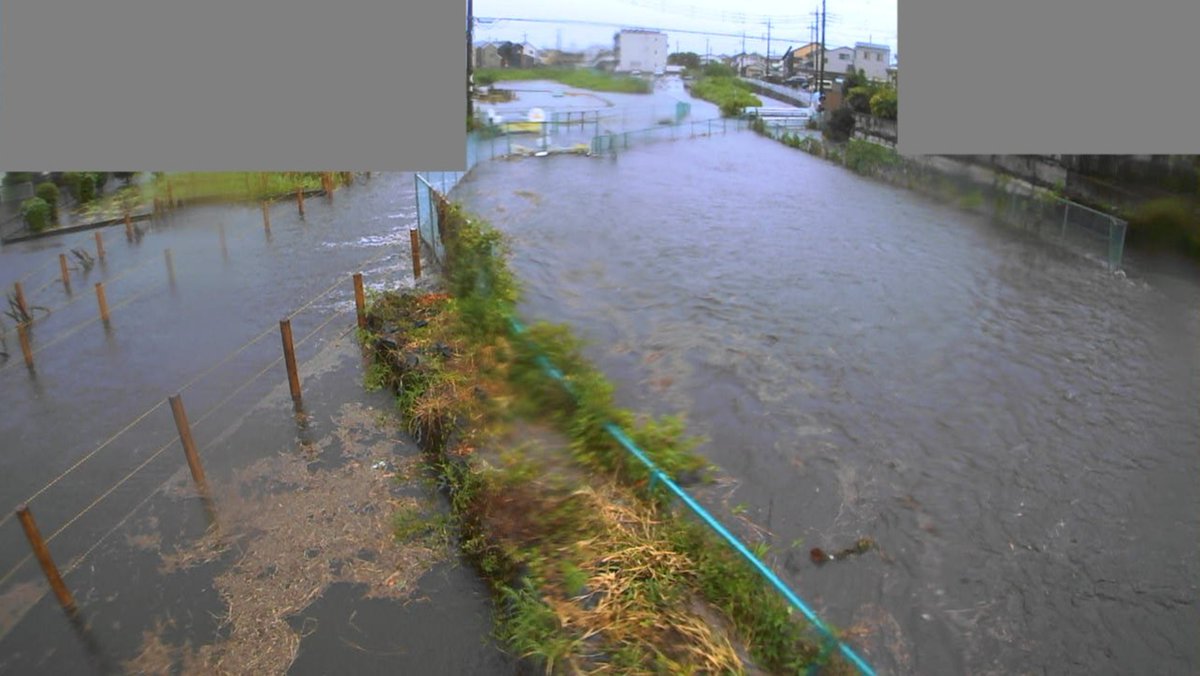 栃木県宇都宮市東町の「奈坪川(なつぼがわ)」です。画像1枚目は現在、2