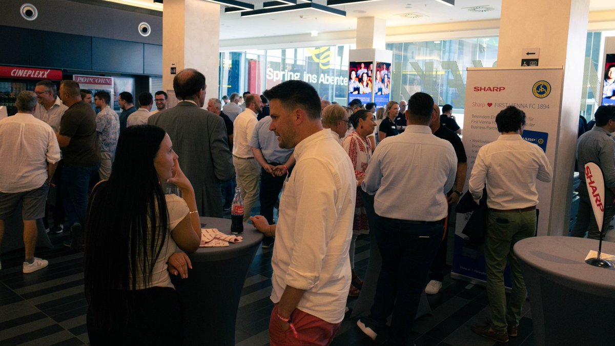 FirstViennaFC's tweet photo. Vom Showroom direkt ins Kino: Beim 25. Business-Event des 1894 Business Club by SHARP traf Innovation auf Fußballleidenschaft. 🎞️✨
Danke an SHARP für diesen besonderen Abend! 💙💛

Mehr dazu findest du hier: https://t.co/nPESwZjciD !📲

#ViennaFamily https://t.co/PGJnhxrPul