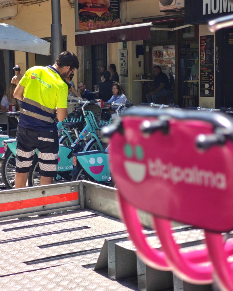 🚲 Cada dia, a peu de carrer 🚴🏻‍♀️

---

🚲 Cada día, a pie de calle 🚴🏻‍♀️