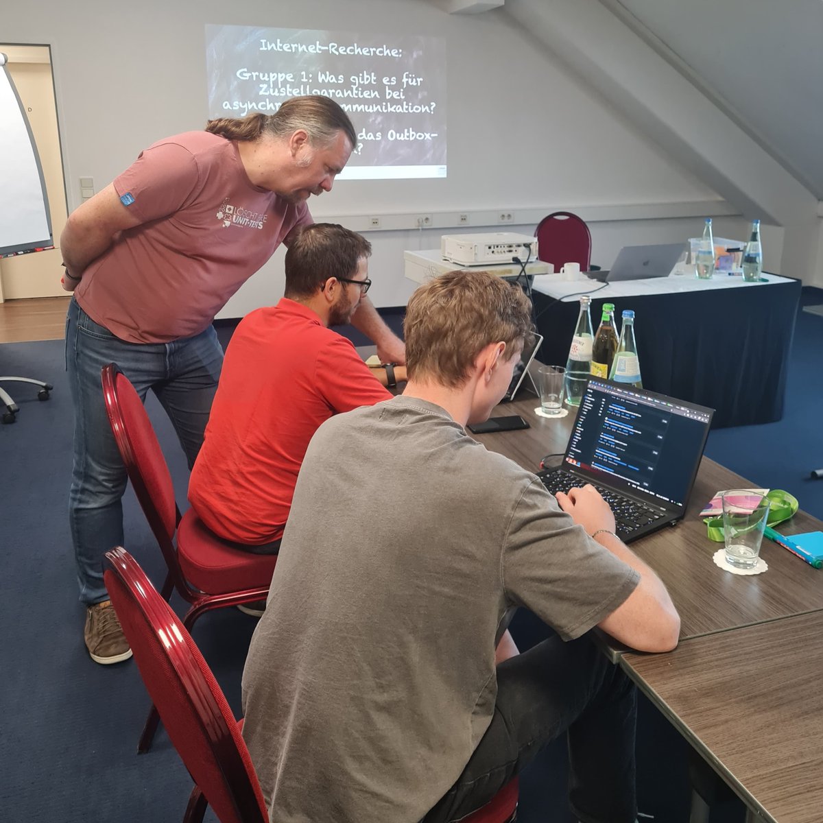 🏁 Endspurt für alle Bootcamp-Teilnehmenden!
Heute geht’s an den Feinschliff: REST, OpenAPI, Contract-Tests &amp; mehr. 💪 Danke fürs Dabeisein! <a href="/ArneLimburg/">Arne Limburg </a>

#MADSummit #APIBootcamp