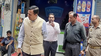 मुरादाबाद मंडल की 75 बोगस फर्मों द्वारा करीब 200 करोड़ रुपये की जीएसटी चोरी का मामला सामने आया है

ठाकुरद्वारा में इन फर्मों द्वारा सीजीएसटी मे करोड़ों की चोरी की है 

1-एसके एंटरप्राइजेज के स्वामी मोहम्मद यामीन--
2-जिंदल इंटरप्राइजेज के स्वामी सैफ अली 
3-एचएन ट्रेडर्स के स्वामी