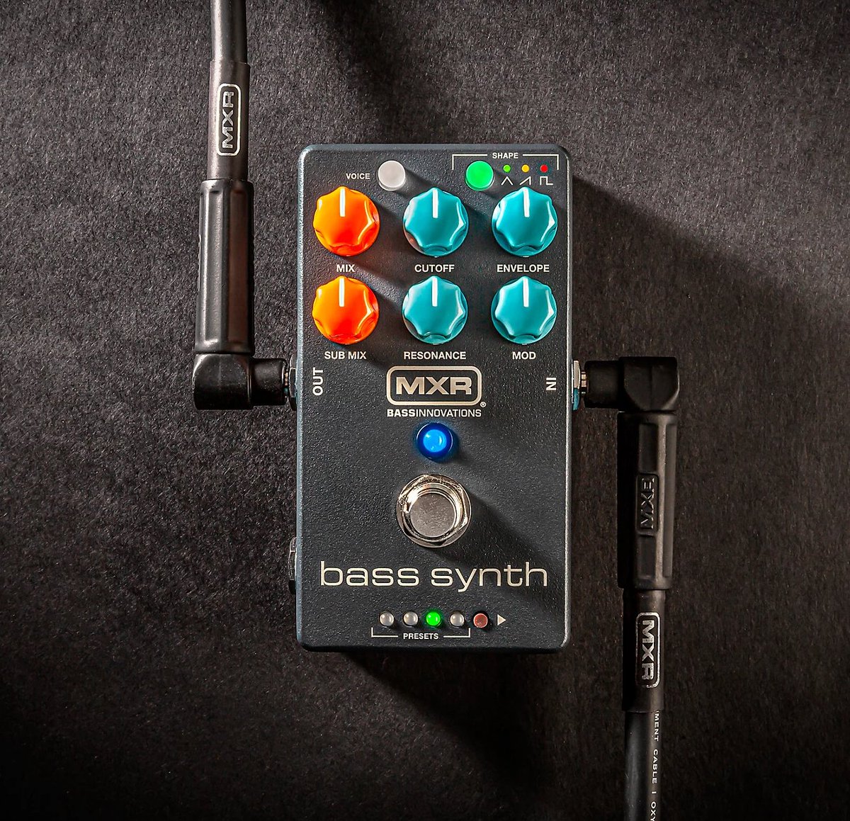 You filthy funk machine! The brand new MXR Bass Synth pedal! giggear.co.uk/guitars/effect…