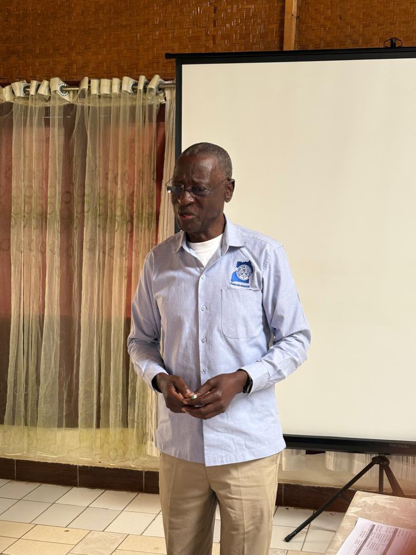 aidscommission's tweet image. Dr. Stephen Watiti UAC, Board Commissioner giving remarks on behalf of UAC during the coordination meeting with implementers of HIV communication interventions in Tooro Region at ATACO Hotel in Fort Portal City.
#EndAIDS2030Ug