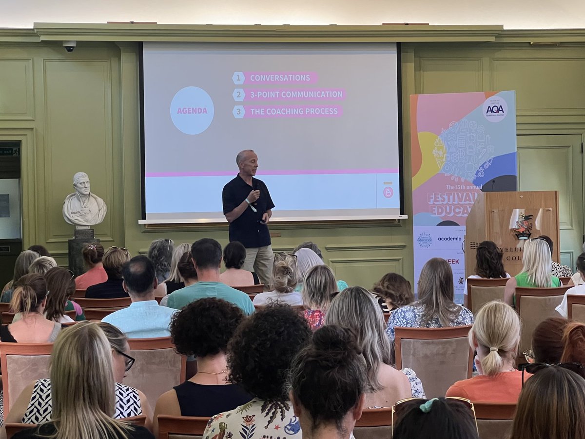 We are GO on the ⁦<a href="/WALKTHRUs_5/">Walkthrus</a>⁩ strand at ⁦<a href="/EducationFest/">Festival of Education 🇬🇧</a>⁩ ! <a href="/olicav/">oliver caviglioli</a> and ⁦<a href="/MattTeachCoach/">Matt Stone</a>⁩ kick us off with their session on powerful conversations.