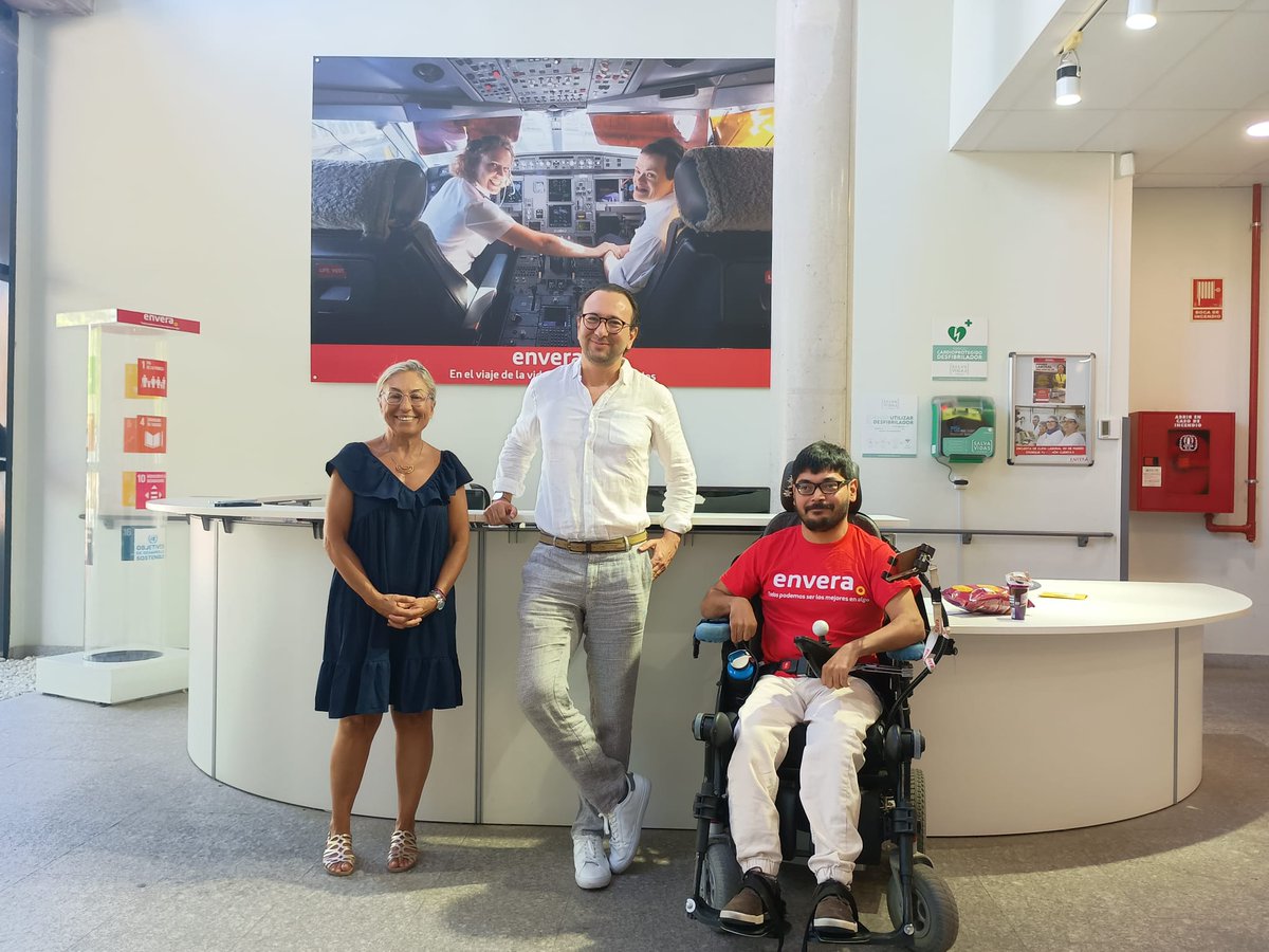 Envera 💚 (@grupo_envera_) on Twitter photo 🤝Hoy hemos recibido la visita de Christian Bataller, director creativo de <a href="/shawellness/">SHA Wellness Clinic</a> y fundador de <a href="/MenttorizaHUB/">Menttoriza HUB</a> , que ha conocido la labor social de Envera y nuestros servicios.
Compartimos la convicción en la importancia de generar un #impactopositivo en la sociedad. 🤝Hoy hemos recibido la visita de Christian Bataller, director creativo de <a href="/shawellness/">SHA Wellness Clinic</a> y fundador de <a href="/MenttorizaHUB/">Menttoriza HUB</a> , que ha conocido la labor social de Envera y nuestros servicios.
Compartimos la convicción en la importancia de generar un #impactopositivo en la sociedad.