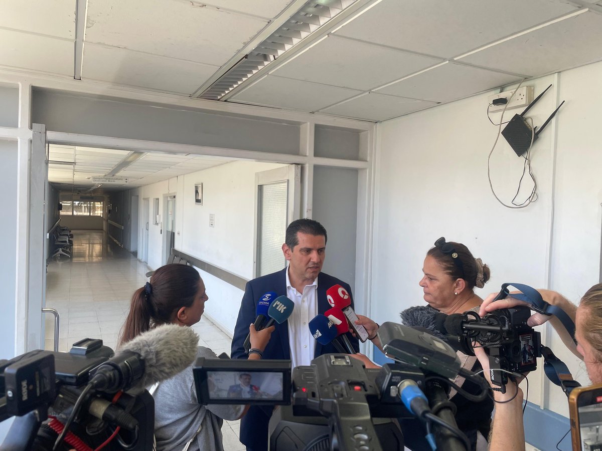 MichaelDamianos's tweet image. Επισκέφθηκα χθες το Ιατρείο Ταχείας Διακίνησης του Γενικού Νοσοκομείου Πάφου, με την ευκαιρία της συμπλήρωσης ενός μήνα πιλοτικής λειτουργίας.

Ενημερώθηκα από τη διεύθυνση και το προσωπικό για τη μέχρι τώρα πορεία του προγράμματος, αλλά και από ασθενείς που εξυπηρετούνται…