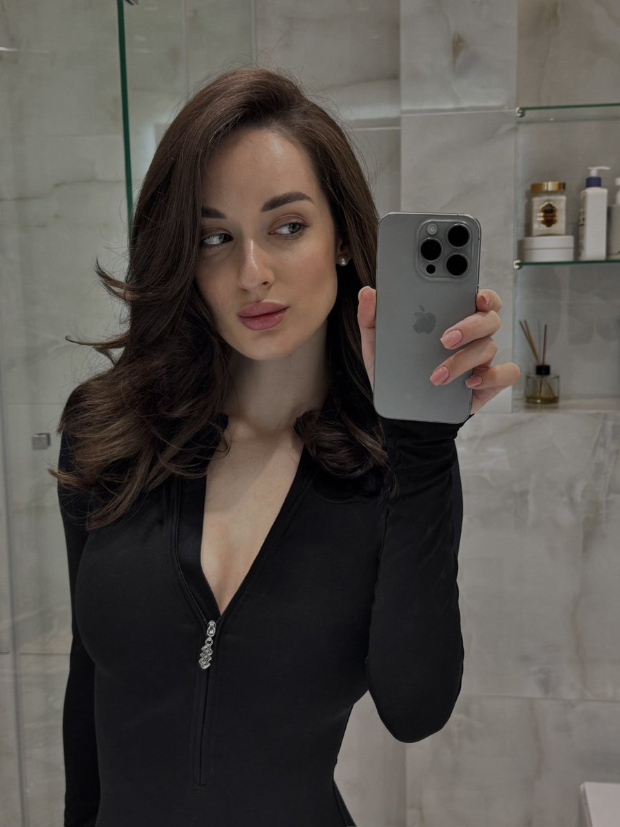 Julia 🐍 tweet media
