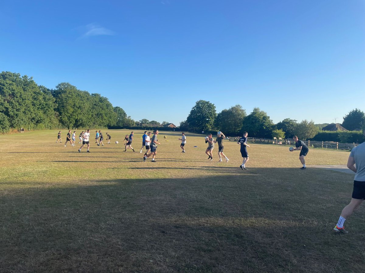 balcombe_bbs's tweet photo. Top effort from the lads last night in the heat 🔥

Plenty of positives already with new arrivals getting involved 💪🏼

Same again next week ⚽️

#preseason #training #balcombefc #BBS https://t.co/cQuXteY7EY