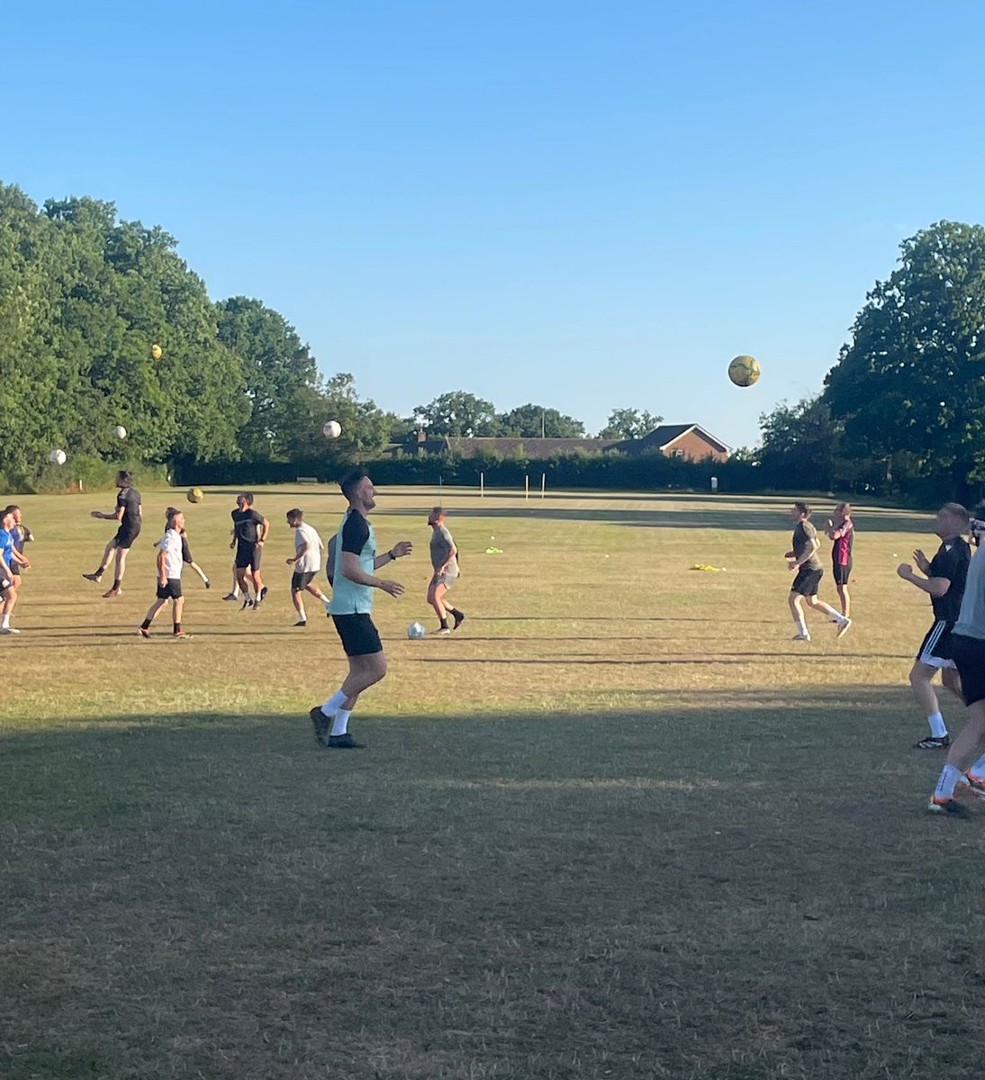 balcombe_bbs's tweet photo. Top effort from the lads last night in the heat 🔥

Plenty of positives already with new arrivals getting involved 💪🏼

Same again next week ⚽️

#preseason #training #balcombefc #BBS https://t.co/cQuXteY7EY