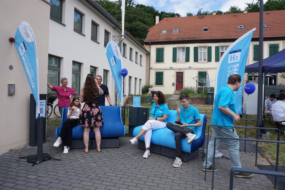 Woche_des_H2's tweet image. #WDW-Rückblick 28. Juni
Am 2. #WDW-Samstag zog es mich nach St. Ingbert zum "H2 erleben: Familientag der besonderen Art", organisiert von der Saarl. Wasserstoffagentur + MINT-Campus Alte Schmelz. Mehr Infos: linkedin.com/feed/update/ur…
#WDW2025
#WasserstoffErleben
#Energiewende