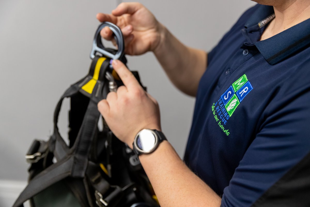 MRSTrainRes's tweet image. NEW BLOG: How to Inspect a Life Safety Rope
Your hands, eyes &amp;amp; records are your best tools for safety.
🔎 Visual checks
🤲 Tactile inspections
🗒️ Rope logs
📅 When &amp;amp; how often to inspect
🎓 Why training matters
Read now: tinyurl.com/4thj39rk
#RopeInspection #WorkAtHeight