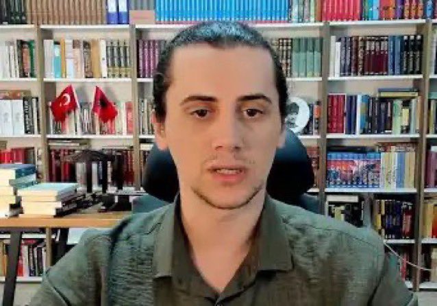 Muhaliflerin fikir önderleri neden hep lise mezunu?