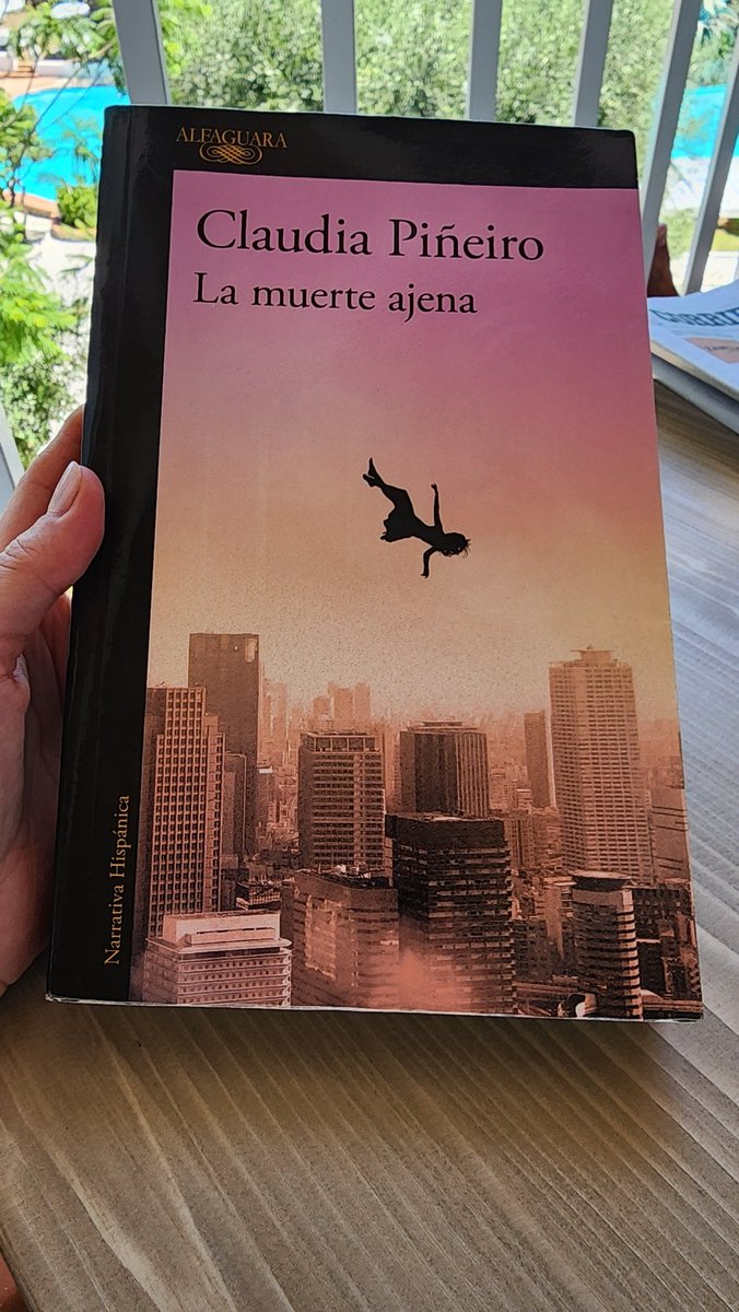Gracias <a href="/claudiapineiro/">Claudia Piñeiro 💚 🧡</a> por escribir y hacernos sentir cosas tan bellas con tus libros.