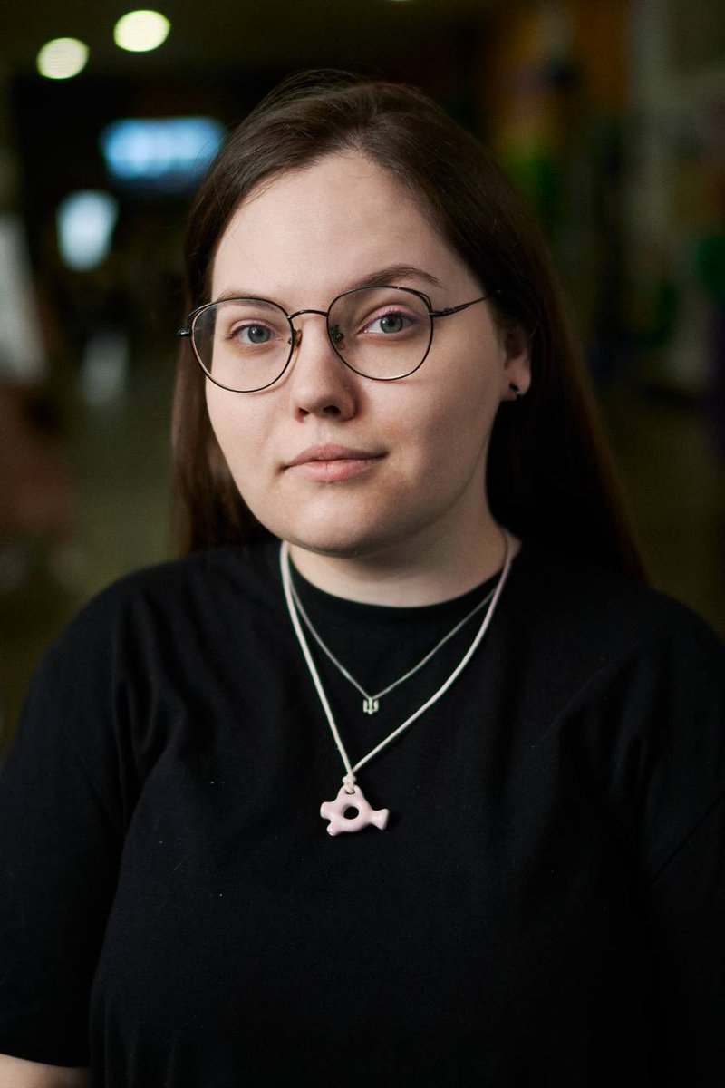 Сьогодні мені 27 ✨ 

Радію, що дожила до цього віку і навіть не зовсім йобнулася. Щиро пишаюся тим, ким виросла і дякую усім, з ким поруч росту. Та найбільше сьогодні дякую Силам оборони, що взагалі можу бути 

Раптом захочете привітати, ось тут є святкова баночка