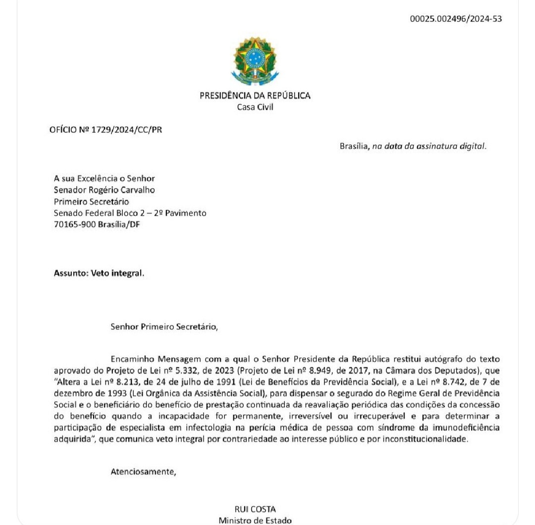 Tumultobracervo's tweet photo. Erika Hilton, cacarejando que Lula sancionou mudanças importantes no INSS. 
Na verdade Lula VETOU o projeto e o congresso DERRUBOU o veto.
A esquerda mente. https://t.co/KKZzKNjPg0