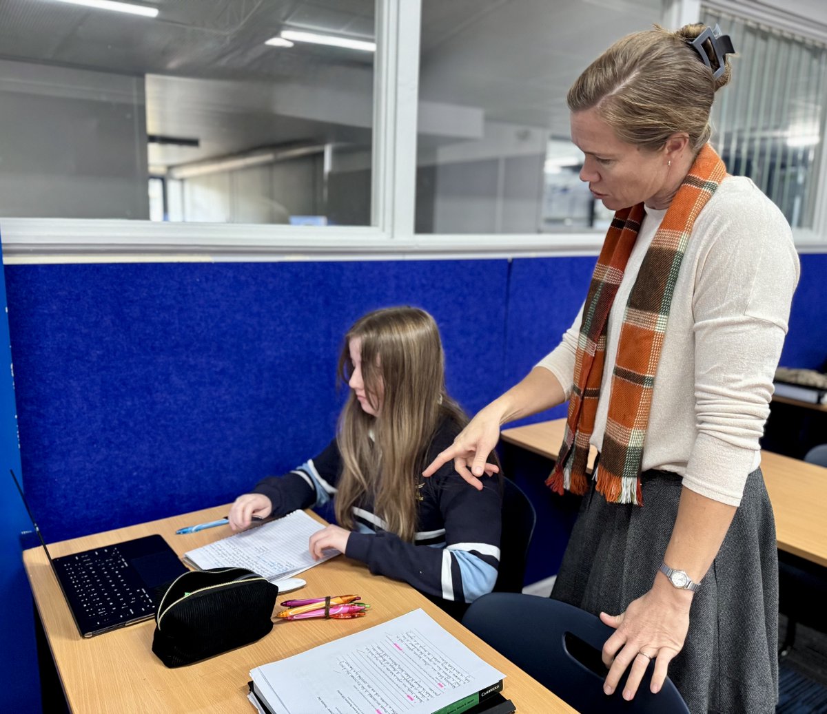 latrobe's tweet image. 'Teaching wasn’t originally on my radar, but it’s easily one of the most rewarding jobs I’ve ever had,' says Carly Marriot, former journalist, farm manager & graduate of our Nexus teacher-training program 👩🏼🏫
Are you ready to make the switch? brnw.ch/21wTRQm