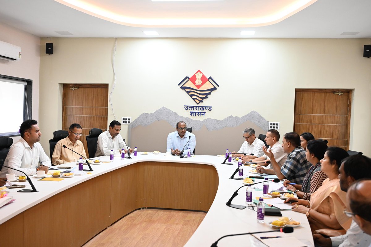 मुख्य निर्वाचन अधिकारी डॉ बीवीआरसी पुरुषोत्तम की अध्यक्षता में गुरुवार को सचिवालय में  State Steering Committee on Accessible Election (SSCAE) की बैठक आयोजित की गई। 

#AccessibleElections
#AccessibleElection 
#AssureMinimumFacility  
#CEOUttarakhand
#ECI
#SVEEP
#VoterAwareness