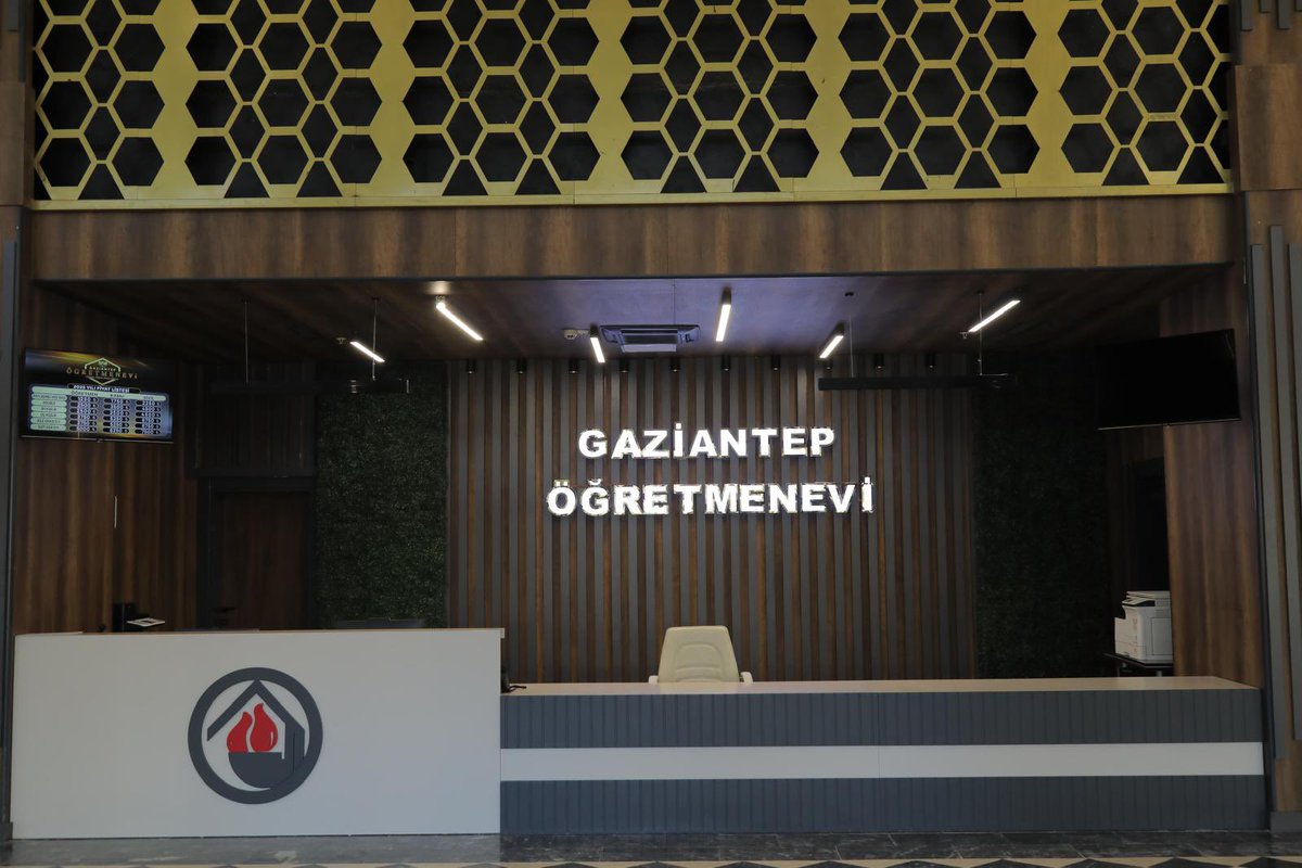 Gaziantep_MEM's tweet photo. 📍GAZİANTEP ÖĞRETMENEVİ AÇILIYOR!🎊

İl Millî Eğitim Müdürümüz Dr. Erdal Kılınç, İl Millî Eğitim Müdür Yardımcısı Fatih Türkhan ve İl MEM Şube Müdürü Mehmet Çağrı Doğan'la çok yakın zamanda hizmete açılacak Gaziantep Öğretmenevi binasında incelemelerde bulundu.

📍15 TEMMUZ MAHALLESİ

@tcmeb @Yusuf__Tekin @kemalcebervali @erdalkilinc27