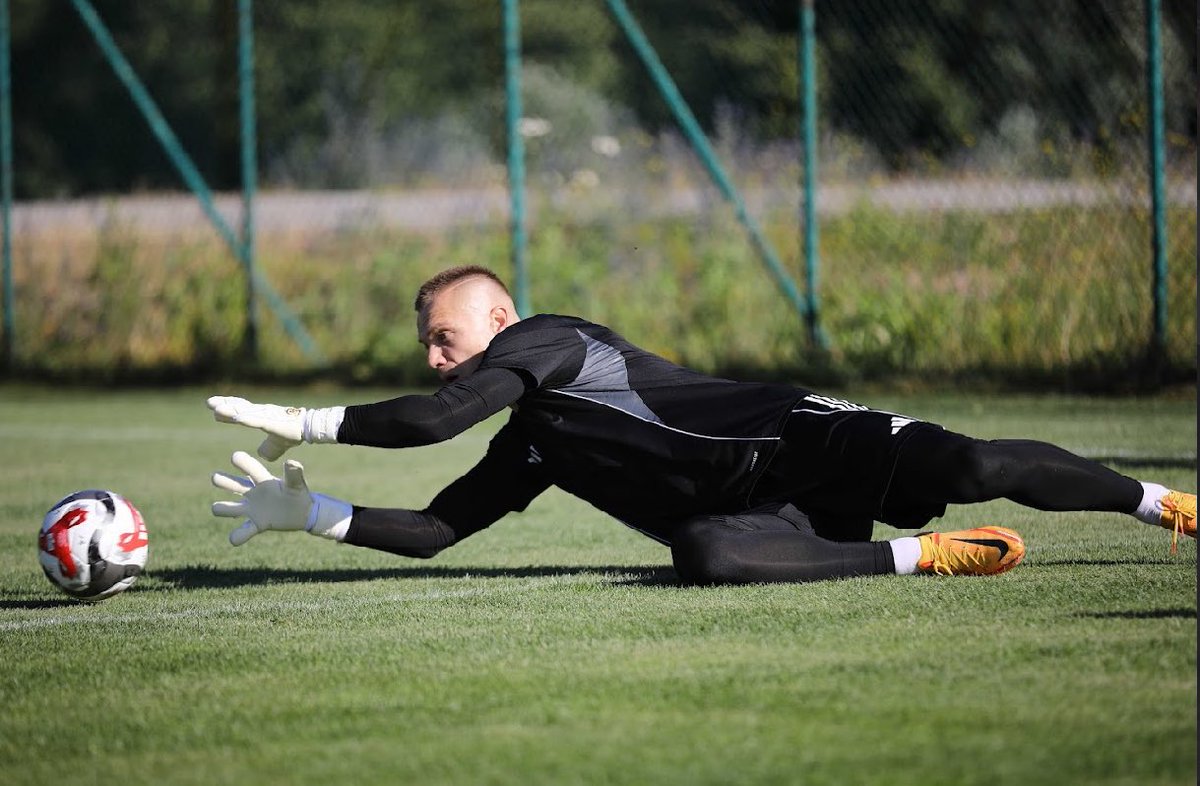 Aleksandar Jovanović #26🧤 (@ajovanovic__26) on Twitter photo Day 1 <a href="/Kocaelispor/">Kocaelispor</a> 🟩⬛️ Day 1 <a href="/Kocaelispor/">Kocaelispor</a> 🟩⬛️