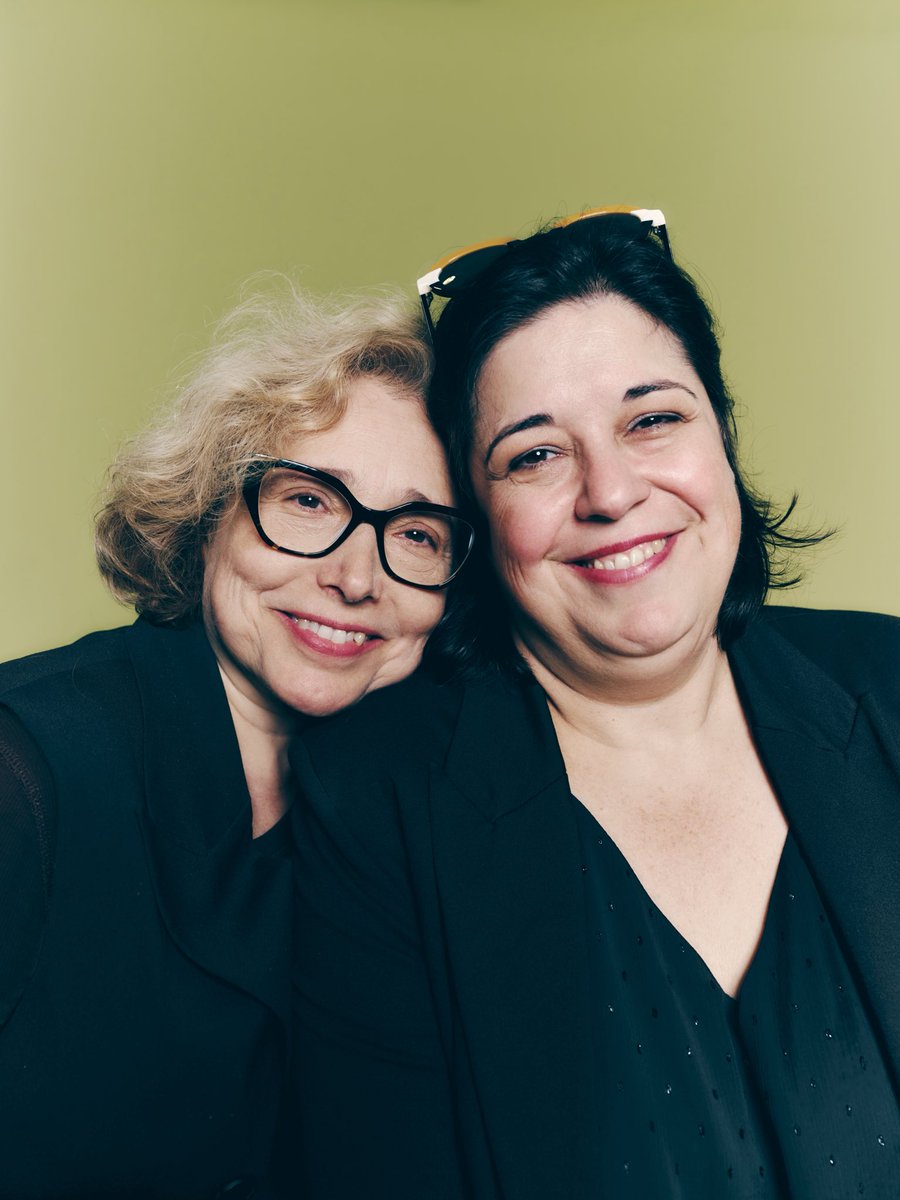 arteGB's tweet photo. @glamourmag publica la maravillosa entrevista que nos ha hecho @gemahospido, fotos de @silviadelarosa. Hablamos de cine, diversidad, amor y de la vida. Gracias Gema por escucharnos, y gracias a Glamour por dar voz a la diferencia 
https://t.co/RxOUcabyoD https://t.co/u9r8wZo3eF
