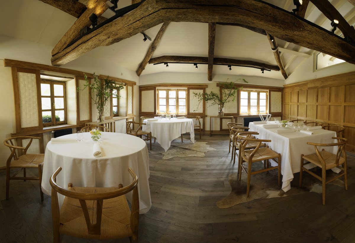 SpainInIsrael's tweet image. 57 restaurants in Spain have been awarded the Michelin Green Star (@GuiaMichelin_ES) 🍽️

Venues that are committed to local ingredients, waste reduction and energy efficiency, combining tradition and sustainability to transform haute cuisine.

From Asturias to the Region of…