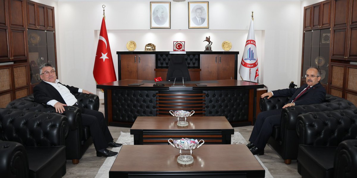 Zonguldak Bülent Ecevit Üniversitesi Rektörü Prof. Dr. İsmail Hakkı Özölçer, Ankara Cumhuriyet Başsavcı Vekilliğine atanan Zonguldak Cumhuriyet Başsavcısı Abdurrahim Alan’ı makamında ağırladı. 📌

Rektör Prof. Dr. İsmail Hakkı Özölçer, Ankara Cumhuriyet Başsavcı Vekilliğine