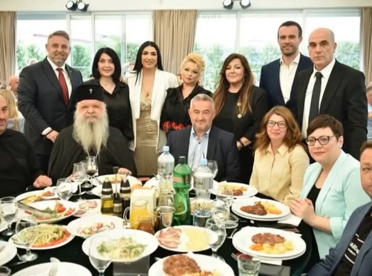 Стокава вмровска по цел ден само гнетат на државна сметка 😡