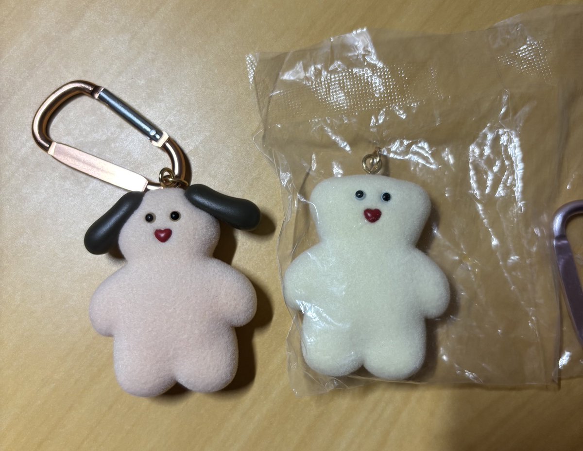 KJM_0702's tweet photo. @haru827929192 初めまして。検索から失礼します。
bettyとcherry on topを所持しております。bettyは開封済みになってしまいますが、2:1の交換でも可能です。
ご検討よろしくお願いいたします。 https://t.co/LRRWgvhl2r