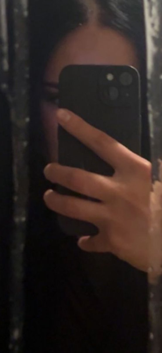 saradeineangst's tweet photo. Was wenn ich dich nach unten drücke und auf dich Spucke während du auf den Knien vor mir bettelst nach mehr? 
Oder was wenn du einfach einsiehst, das ich alles mit dir machen kann. 
Alles, weil du mir gehörst, weil du keinen eigenen Willen mehr hast, weil dein Leben, meins ist. https://t.co/gUhjcq6QqU