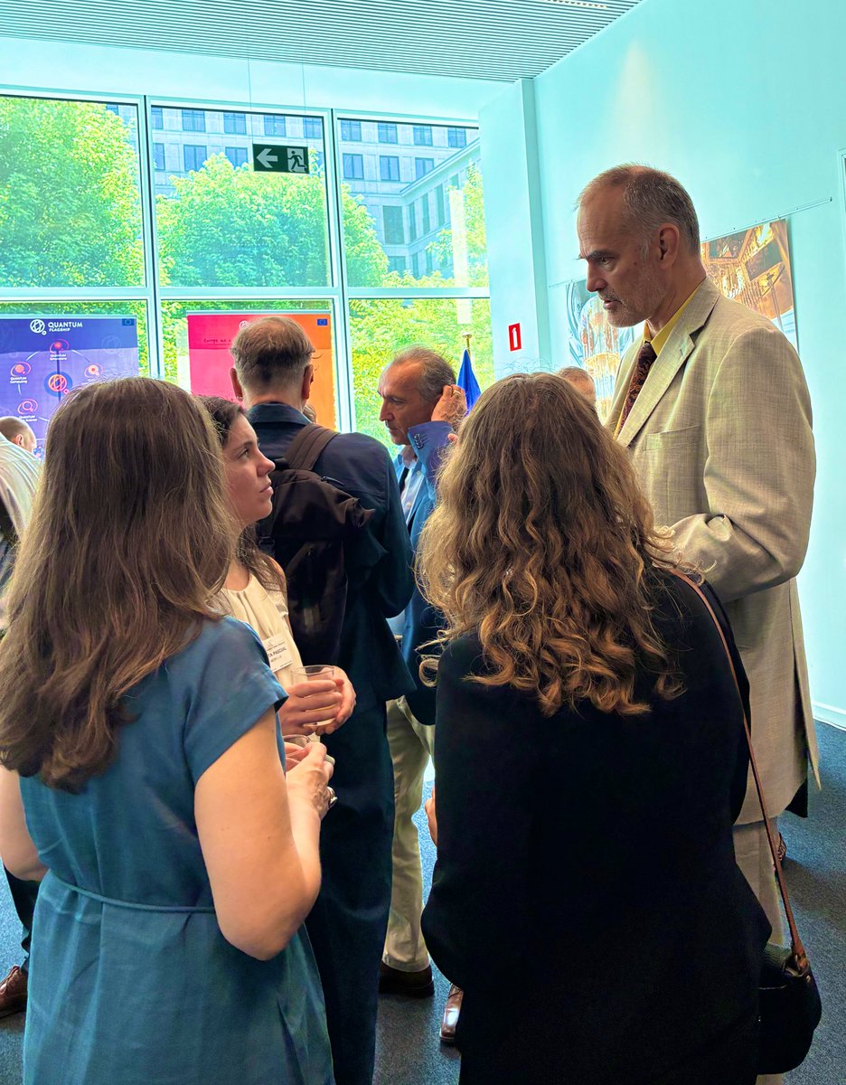 QuantumFlagship's tweet image. 🕦 𝐆𝐞𝐭 𝐓𝐨𝐠𝐞𝐭𝐡𝐞𝐫 &amp;amp; 𝐍𝐞𝐭𝐰𝐨𝐫𝐤𝐢𝐧𝐠
Time to connect over coffee, finger food &amp;amp; conversation ☕ A great moment to build bridges between science, policy &amp;amp; industry, the ingredients to turn quantum vision into reality.
#Networking #QuantumCommunity
