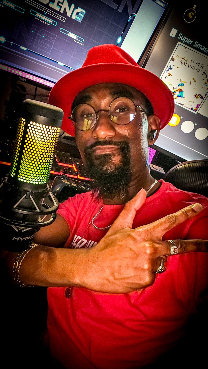 theJDeMonk's tweet photo. We hit over 900 followers on Twitch tonight!!! The road to 1K followers officially begins. 💪🏾🎮🔥
#twitchstreamer #RoadTo1K https://t.co/h7snhyU2gA