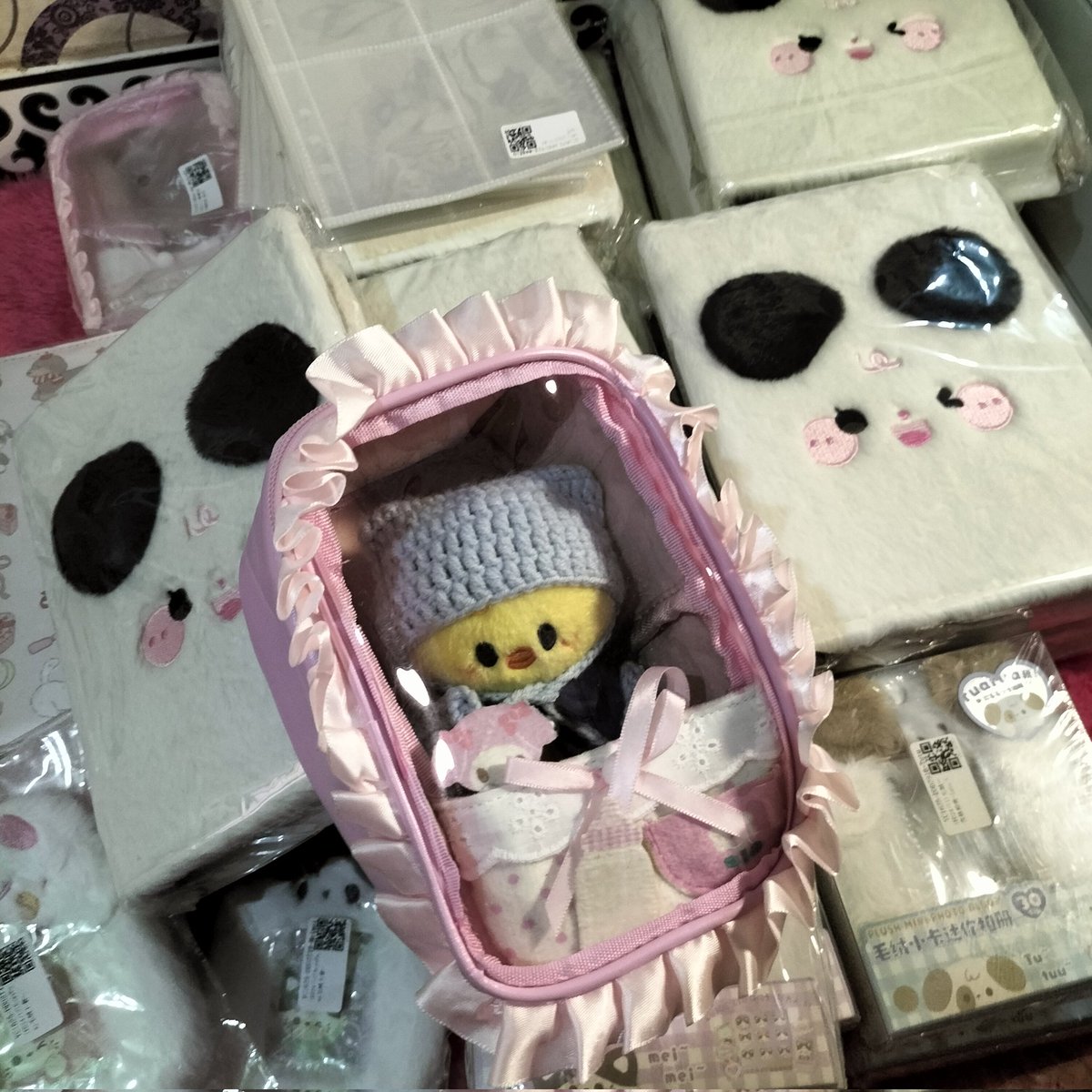 mau sale kolbuk, binder, cahol, pouch doll start 18k - 55k. aku up pelan pelan yaa + link shopee nya..

- sudah include adm oren 
- sudah include packing 
- barang new smua bukan preloved 
- dom jatim via 🍊