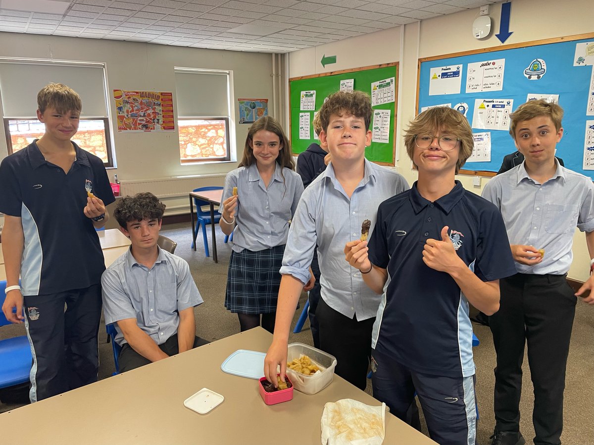 To wrap up their dream holiday project, Year 9 enjoyed a delicious surprise - homemade Chocolate con Churros from Isaac! 🇪🇸😋 

After presenting their Spanish itineraries, it was the perfect end-of-term treat. ¡Gracias, Isaac! 👏

#WellingtonSchool #SpanishLesson #SweetTreats
