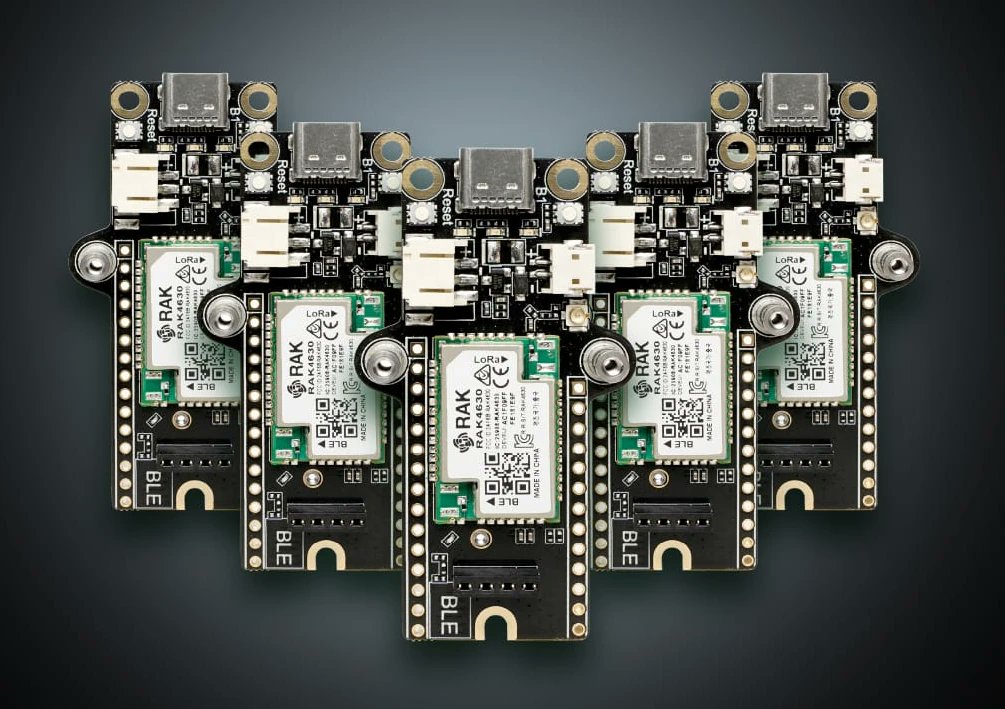 CNX Software (@cnxsoft) on Twitter photo .<a href="/RAKwireless/">RAKwireless</a> WishMesh Board ONE baseboard enables easy custom Meshtastic node designs by leveraging the WisBlock ecosystem.
cnx-software.com/2025/07/03/wis…
It features a <a href="/NordicTweets/">Nordic Semiconductor</a> nRF52840 + <a href="/SemtechCorp/">Semtech Corporation</a> SX1262 wireless module, and users can add options as needed, such as OLED, .<a href="/RAKwireless/">RAKwireless</a> WishMesh Board ONE baseboard enables easy custom Meshtastic node designs by leveraging the WisBlock ecosystem.
cnx-software.com/2025/07/03/wis…
It features a <a href="/NordicTweets/">Nordic Semiconductor</a> nRF52840 + <a href="/SemtechCorp/">Semtech Corporation</a> SX1262 wireless module, and users can add options as needed, such as OLED,