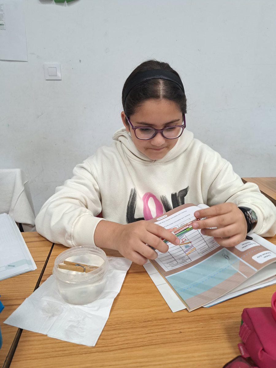 🛟 #Innovamat-en aldeko apustuak matematikaren #ikaskuntza aberastu du Artxandape Ikastolan. Saio pizgarri batean, ikasleek hainbat objekturen flotagarritasuna egiaztatu zuten, dentsitatearen kontzeptua lantzeko. Bikain!!

#Artxandape #Ikastola