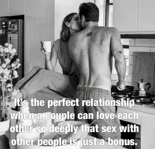 Hotwife & Girlfriend’s Club (@hotwife_club_) on Twitter photo 