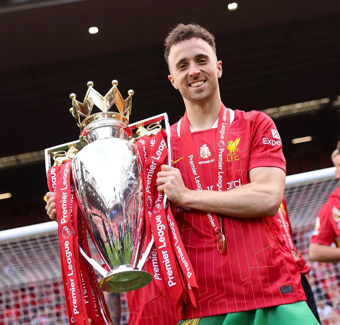 PikachuPaiii's tweet photo. You’ll be remembered forever 🧎
You’ll never walk alone. 
RIP CHAMP ❤️🕊️ https://t.co/65ijJ9COvc