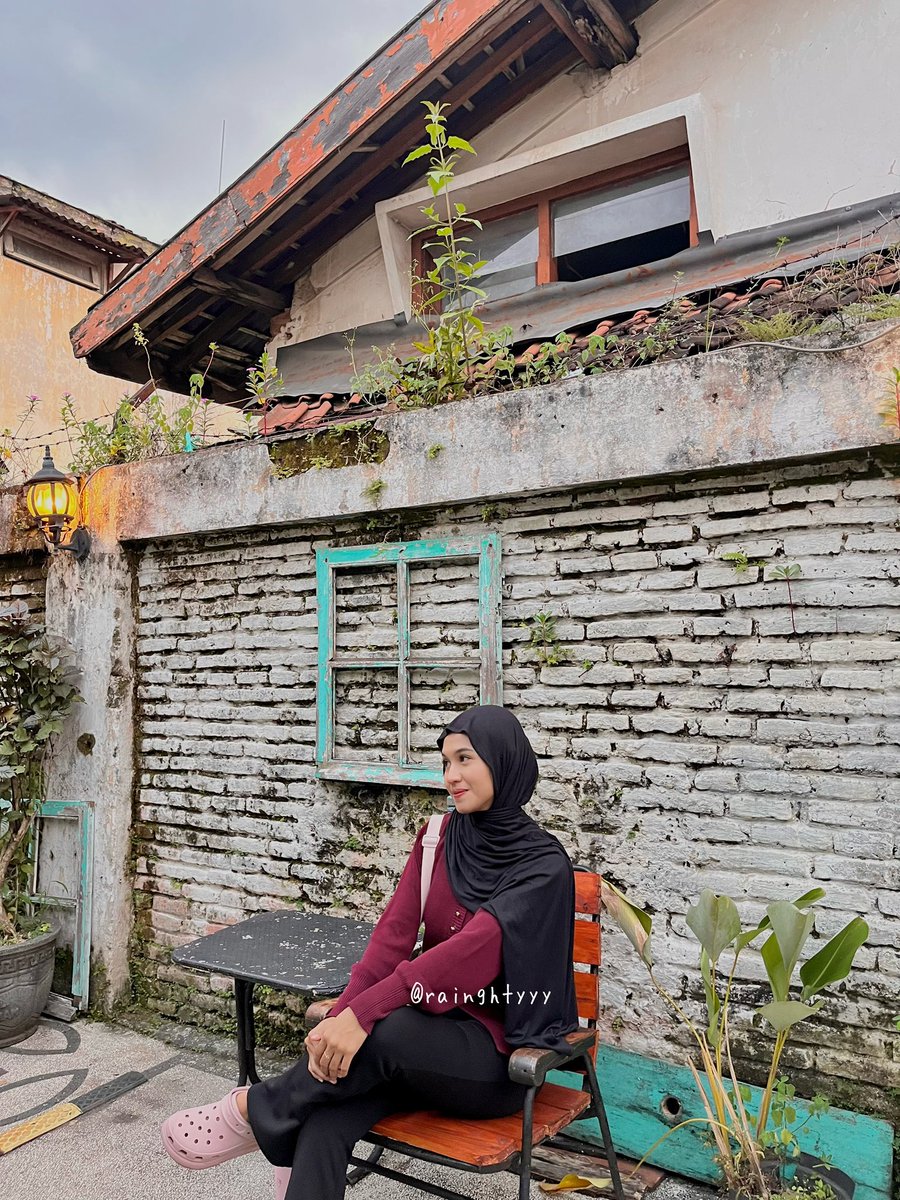 rainightyyy's tweet photo. marood cardi❤️

https://t.co/ki767HrJw1 
Cakep bgtt cuttingan dan looksnya bikin keliatan mewah, bahannya ga yg gatel or gampang berbulu klo udah dicuci. Klo mau casual bisa dipakein jeans/flare pants kyk aku, or klo mau aga luxury bisa dipakein satin skirt. BTW under 100k😍😍 https://t.co/VS5Dl5KSFS