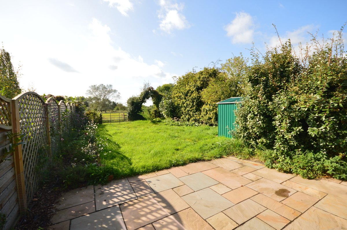 TO LET
📍Snape

A stunning newly renovated detached house located on the beautiful Church Common in Snape.

🏡Two bedrooms
🏡Two Bathrooms
🏡Open Plan Living Space
🏡Fabulous Views
🏡Pet Considered

Price: £1,200 per calendar month

flickandson.co.uk/property/p-310…